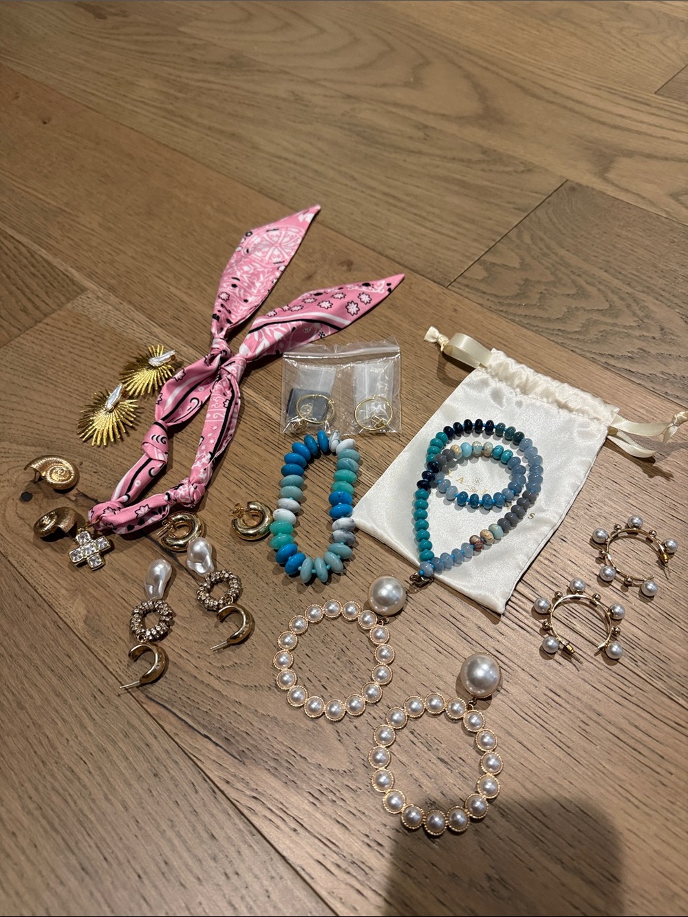 Mixed Womens Accessory Set - Assorted jewelry
